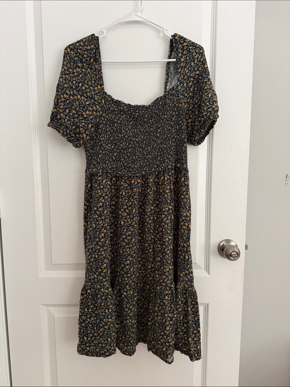 Time and Tru Floral Smocked Midi Dress (M)